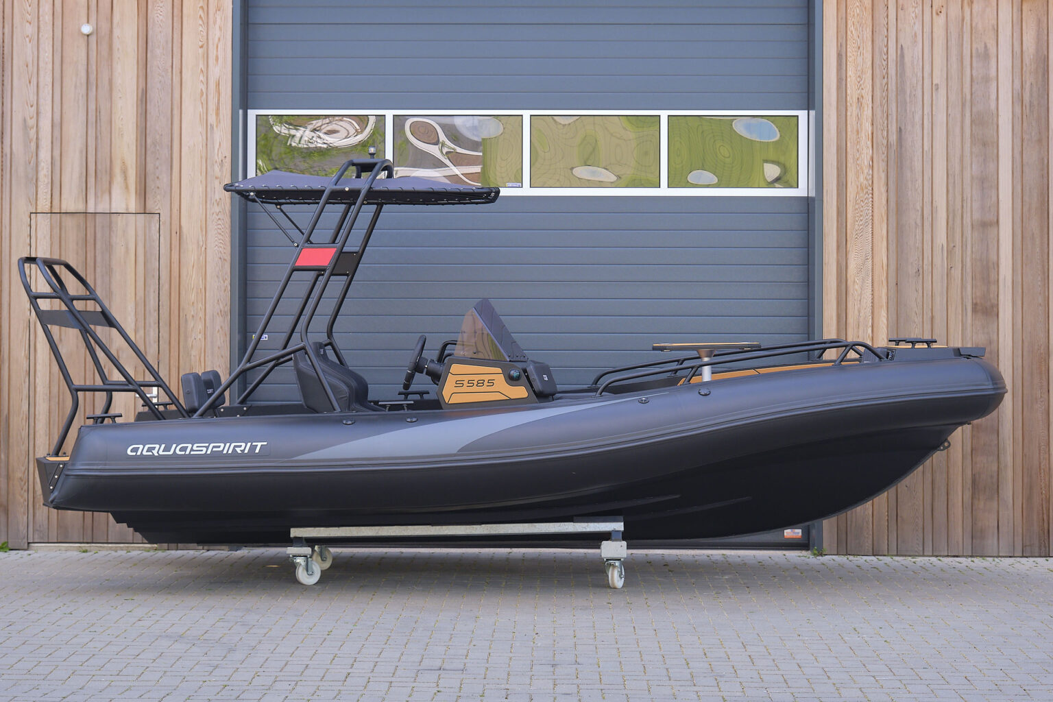AQUASPIRIT S585DC aluminium RIB