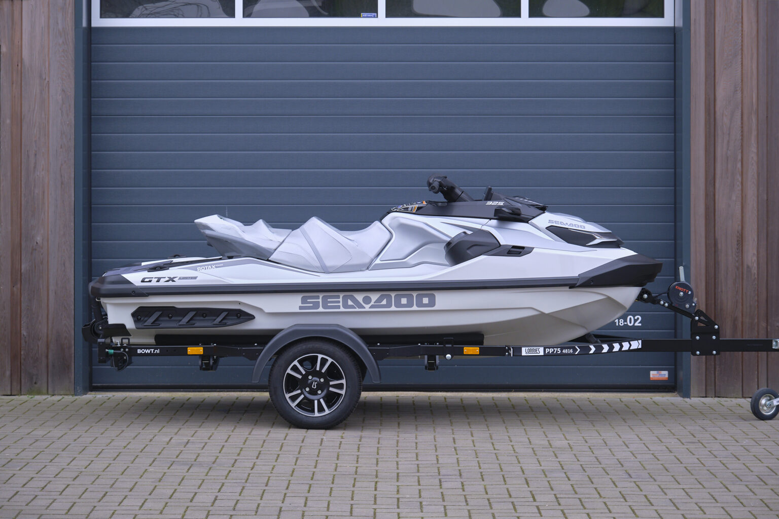 Sea-Doo GTX Limited 325 waterscooter uit 2025 bij de officiele Sea-Doo dealer voor Nederland: BOWT Watersport