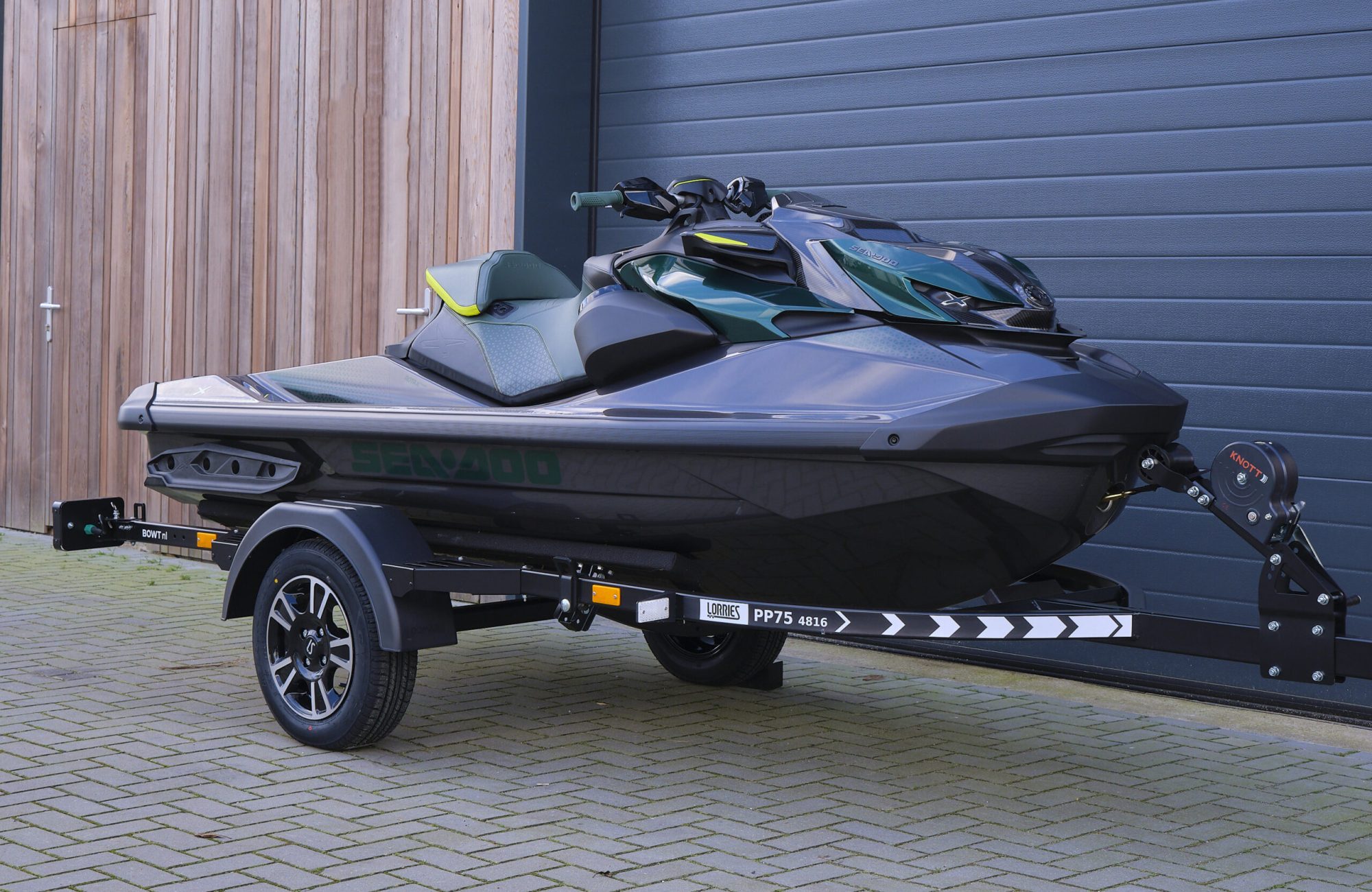 Sea-Doo RXP-X RS Apex 300 uit 2023 in Racing Green