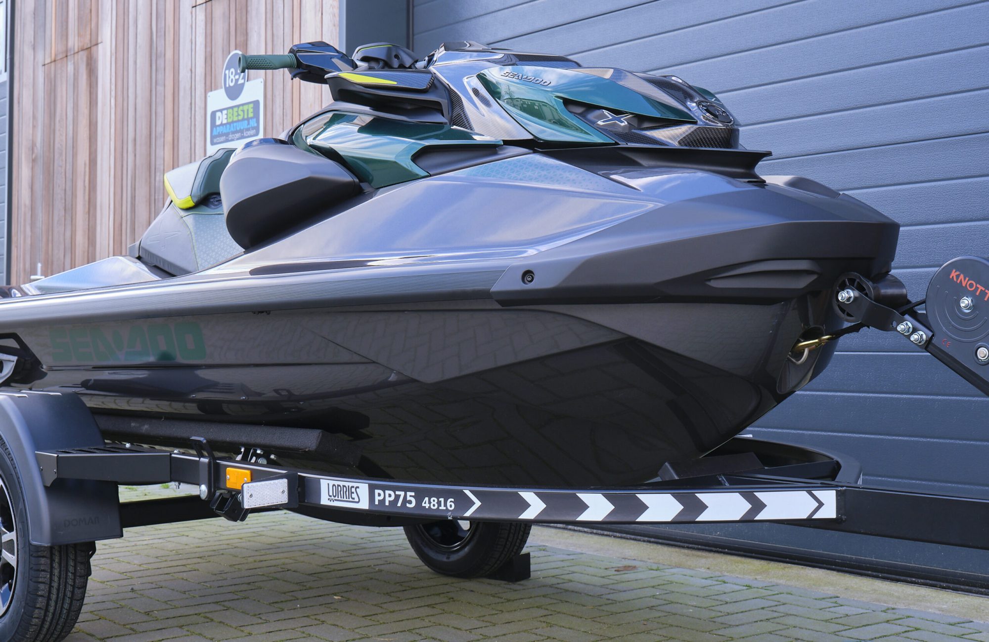 Sea-Doo RXP-X RS Apex 300 uit 2023 in Racing Green