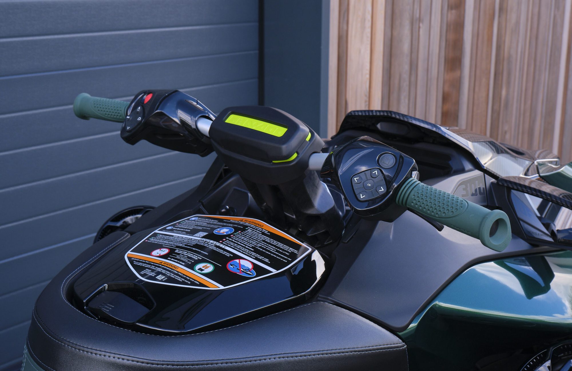 Sea-Doo RXP-X RS Apex 300 uit 2023 in Racing Green