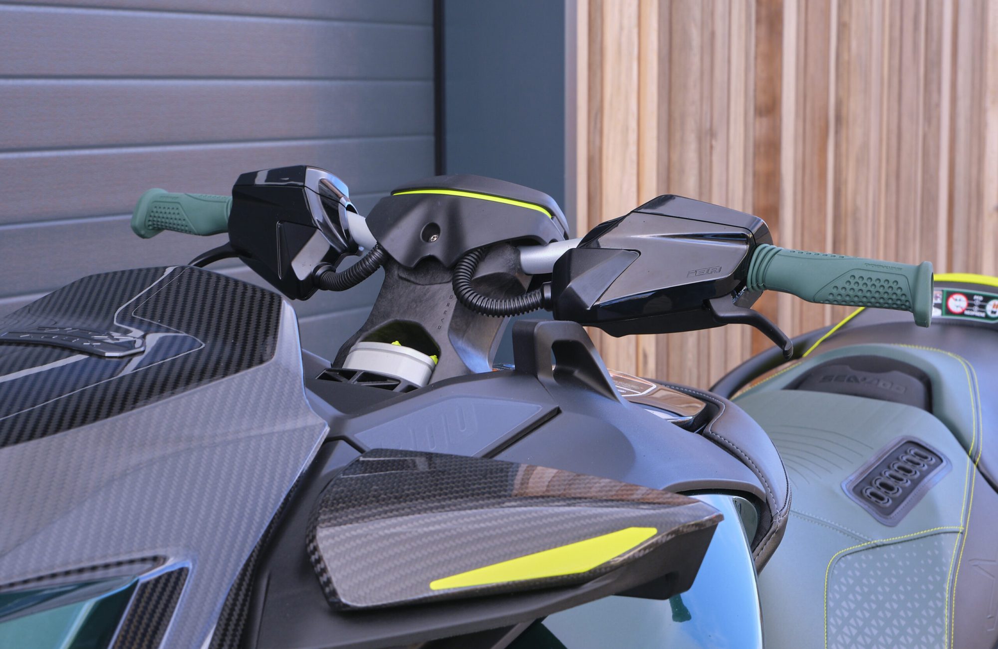 Sea-Doo RXP-X RS Apex 300 uit 2023 in Racing Green