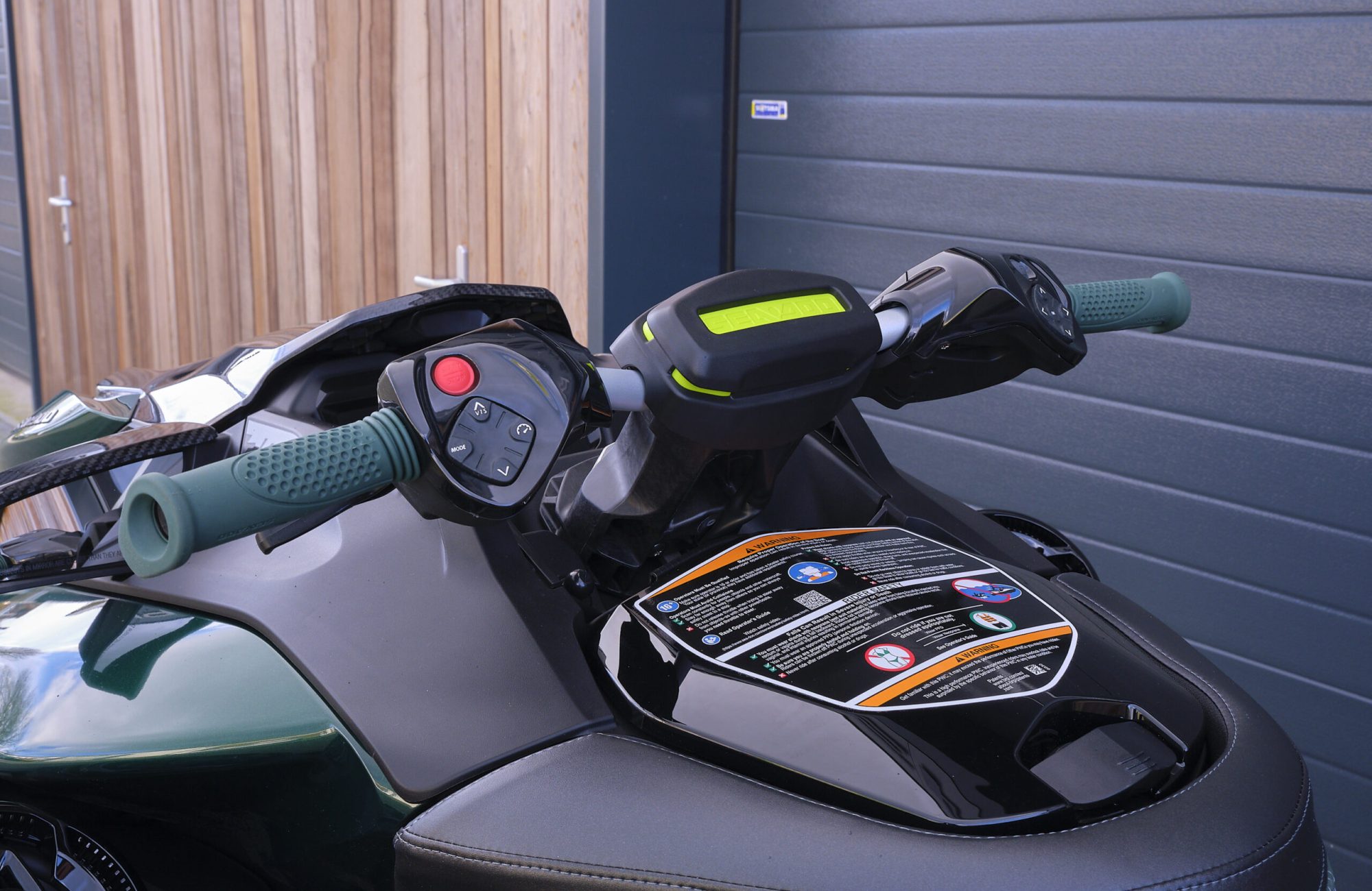 Sea-Doo RXP-X RS Apex 300 uit 2023 in Racing Green