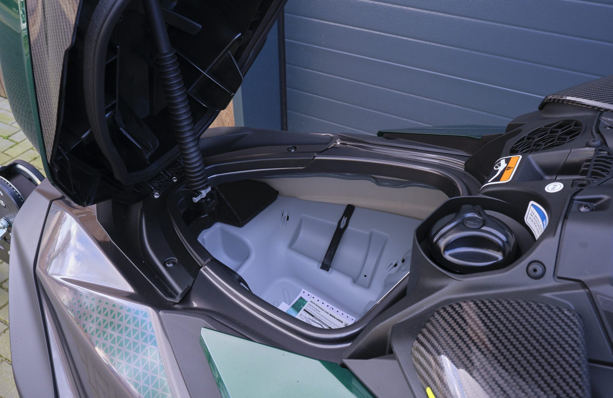 Sea-Doo RXP-X RS Apex 300 uit 2023 in Racing Green